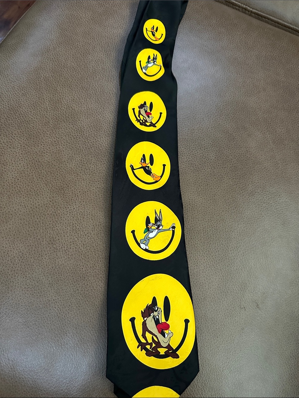 VINTAGE LOONEY TUNE TIE